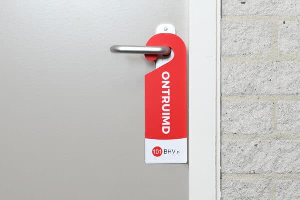 Deurhanger ontruimd BHV aan deurklink